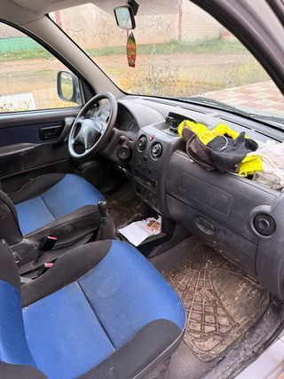 Peugeot Parnet 2004