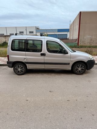 Peugeot Parnet 2004