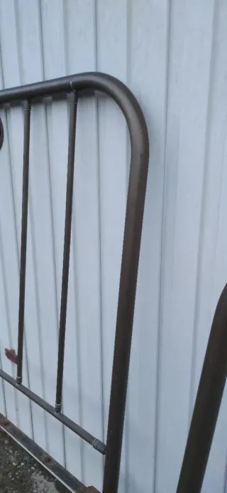 Cabeceros de cama antiguos de metal