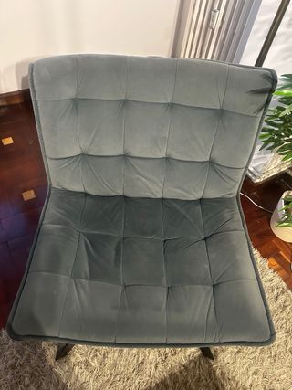 Butaca azul terciopelo patas metálicas
