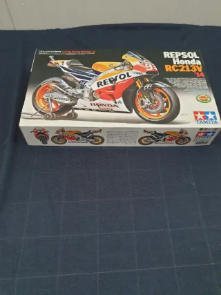 Maqueta Tamiya Honda RC213V '14 Repsol