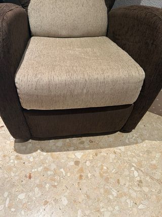 Sillón orejero con reposapiés. Sillones descanso
