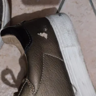 Scarpe donna con lacci oro e nere