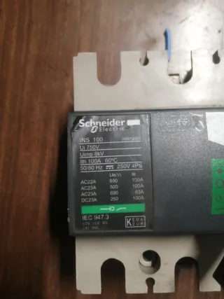 Interruttore Schneider INS 100A