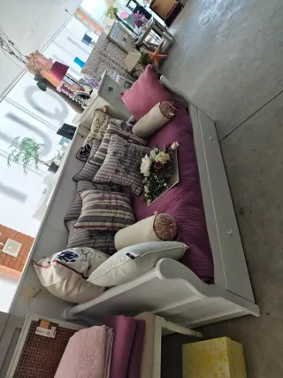 Espejos de pared varios tamaños , colchones ect.