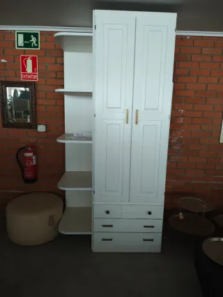 Espejos de pared varios tamaños , colchones ect.