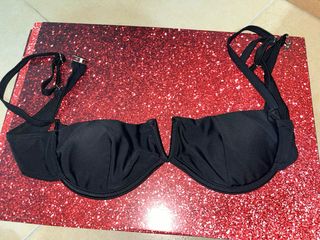 Bikini negro con tirantes ajustables