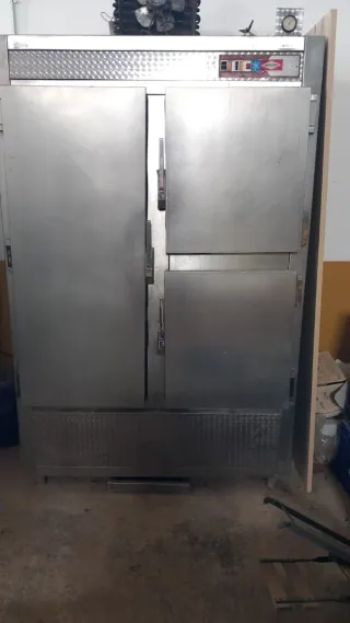 Cámara Frigorífica 3 Puertas Acero Inox