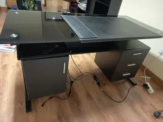 Mesa de escritorio cristal y metal