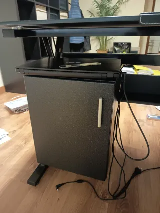 Mesa de escritorio cristal y metal