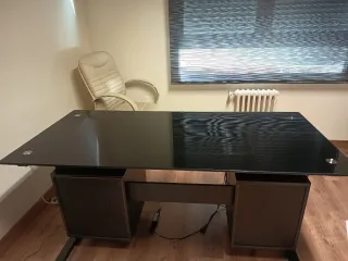 Mesa de escritorio cristal y metal