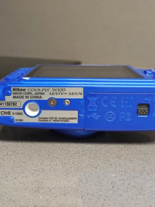 Cámara digital Nikon COOLPIX sumergible