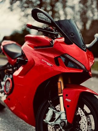 Ducati Supersport 950S año 2022, 11.000 km