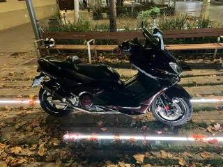 Maxi Scooter Negra