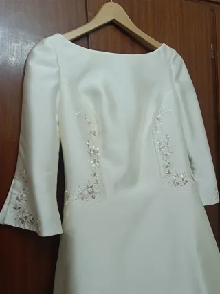 Vestido de Novia Beige. Incluye cancan y velo