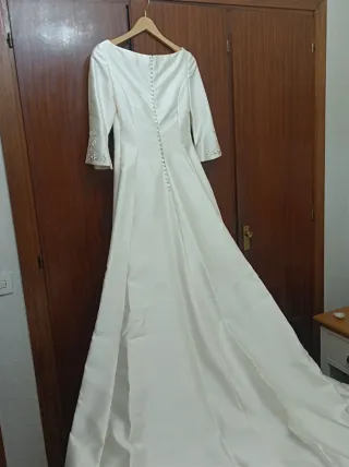 Vestido de Novia Beige. Incluye cancan y velo