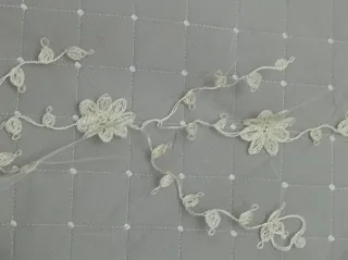 Vestido de Novia Beige. Incluye cancan y velo