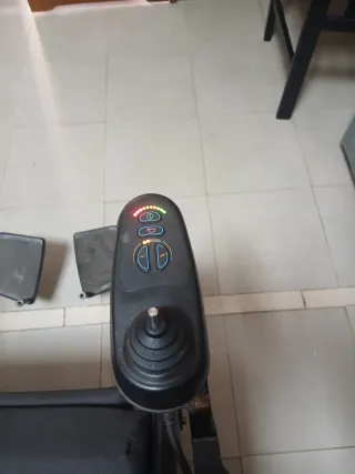 Silla Eléctrica Negra y Azul