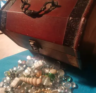 Lote Cuentas Joyería + Baúl Antiguo