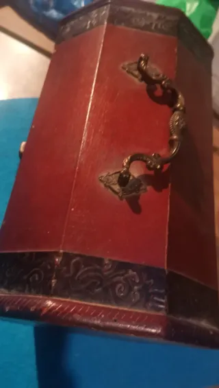 Lote Cuentas Joyería + Baúl Antiguo