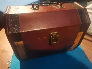 Lote Cuentas Joyería + Baúl Antiguo