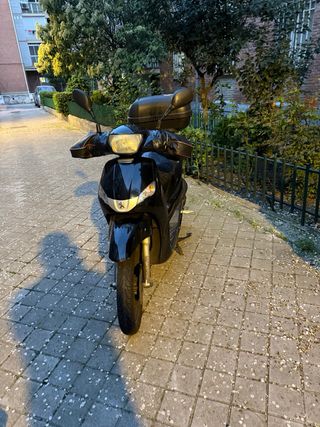 Peugeot TWEET Scooter Negro Automático