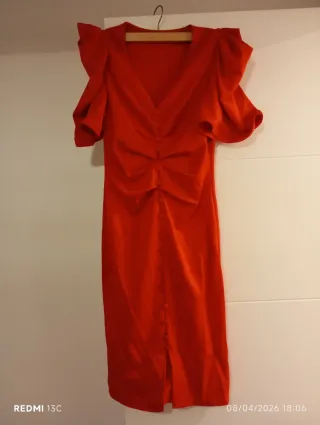 Vestido rojo con botones