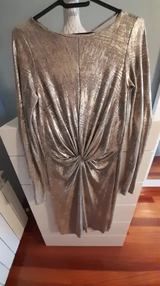Vestido metalizado dorado y plateado