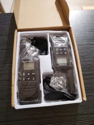 2 Walkie Talkies Baofeng F22