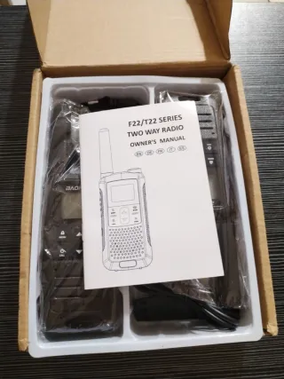 2 Walkie Talkies Baofeng F22