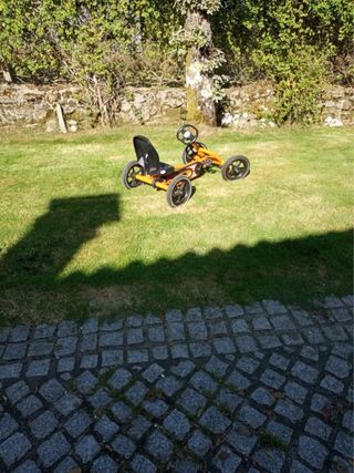 Coche a pedales Berg