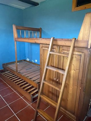 Litera de pino con 3 camas