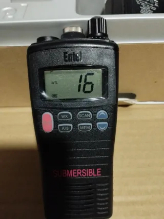 Emisora portátil Entel SUBMERSIBLE