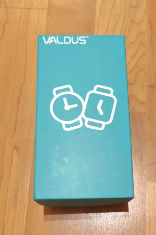 Reloj inteligente dorado Valdus L60 Pro.