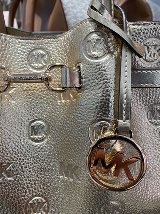 Bolso Michael Kors Dorado Logo MK