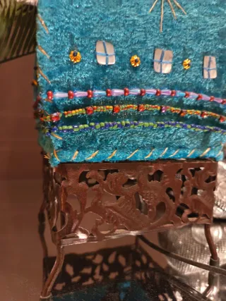 Lámpara terciopelo azul estilo Ibizenco. De diseño