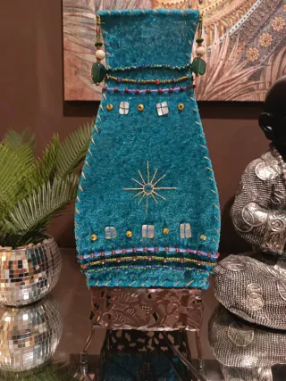Lámpara terciopelo azul estilo Ibizenco. De diseño