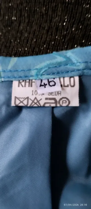 Traje de fiesta con volantes