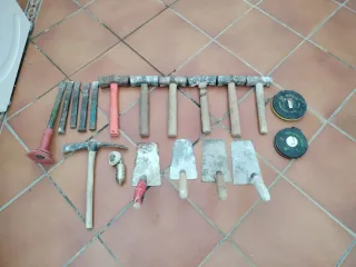 Lote herramientas construcción: Martillos, cincele