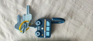 Coches Montessori con llaves