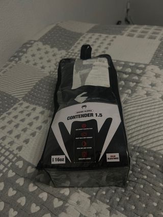 Guantes de boxeo Venum y vendas