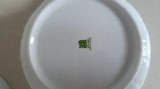 Sopera porcelana blanca detalles dorados Włocławek