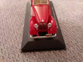 Coche de colección Packard V12 LeBaron 1934