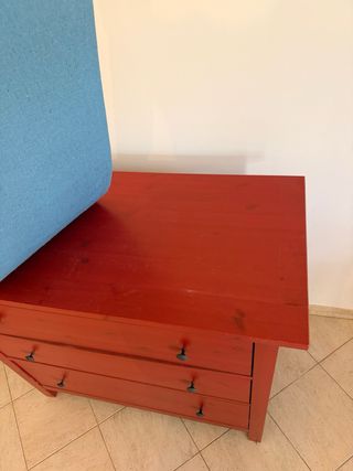 Cassettiera IKEA Hamnes rossa