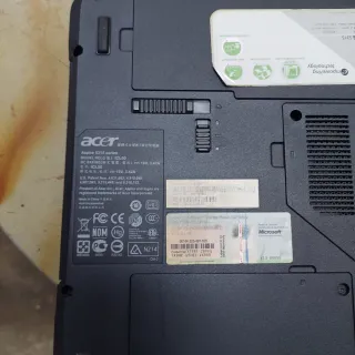 Portátil Acer con bolso