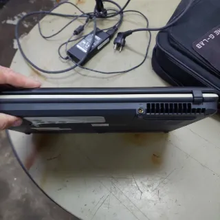 Portátil Acer con bolso