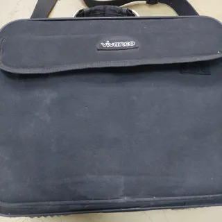 Portátil Acer con bolso