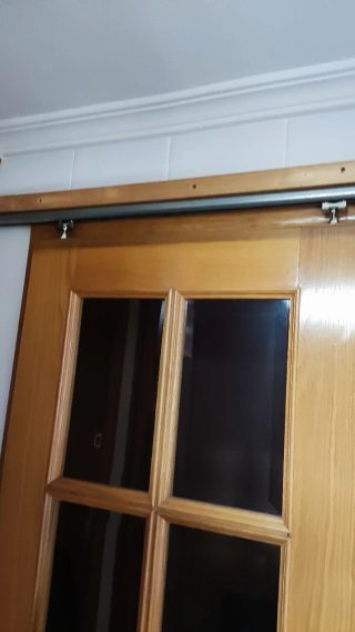 Puertas de madera de roble con herrajes
