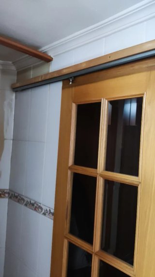 Puertas de madera de roble con herrajes