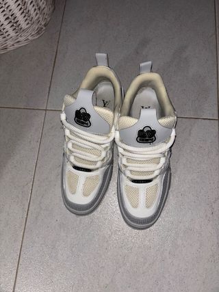 Zapatillas Louis Vuitton Skate Grises y Blancas